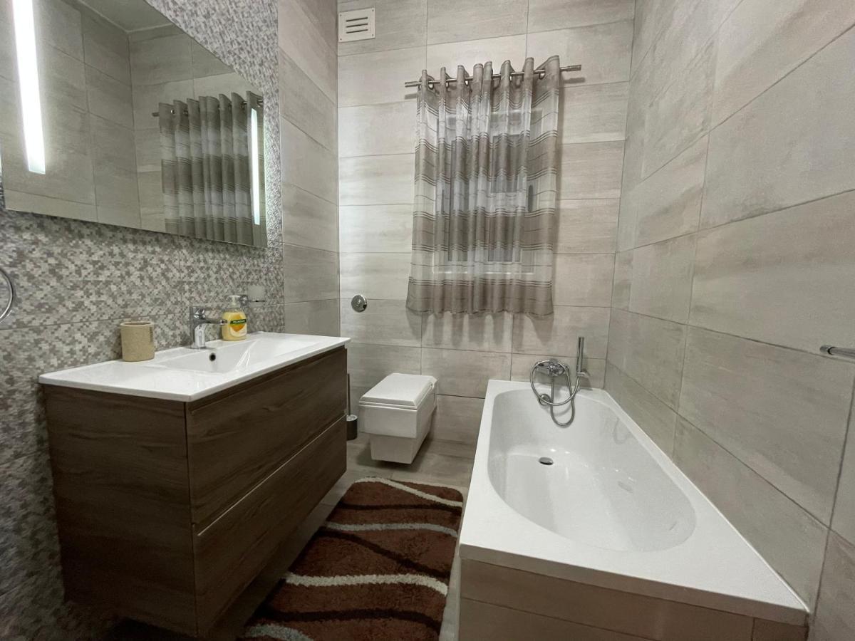 Verdi Apartment - Spacious Modern Apartment, Close To Valletta Santa Vennera Bagian luar foto