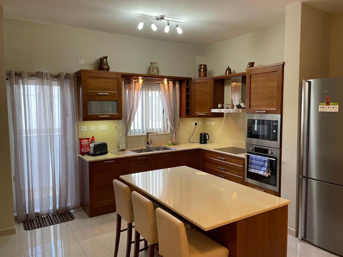 Verdi Apartment - Spacious Modern Apartment, Close To Valletta Santa Vennera Bagian luar foto